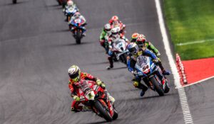 WSBK, Donington: Bautista bate uma vez mais Toprak, Petrucci no pódio thumbnail