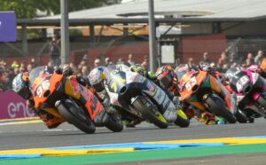 Moto3, Grã-Bretanha, Antevisão: Holgado sobre forte pressão em Silverstone thumbnail