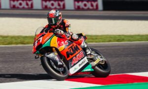 Moto2, Grã-Bretanha, T1: Pedro Acosta à frente de Chantra por 16 milésimos thumbnail