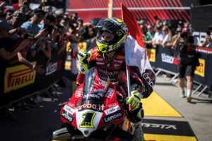 WSBK, Jerez: Só um milagre pode impedir o título de Bautista thumbnail