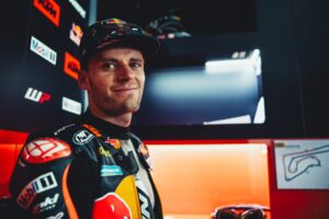 MotoGP, Brad Binder (2.º): “Tive dificuldades para ultrapassar o Luca” thumbnail