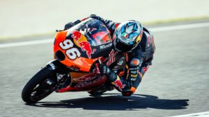 Moto3, Qatar, Q2: Pole position para Dani Holgado, Masia parte de décimo thumbnail