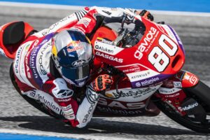 Moto3, Tailândia, Corrida: Alonso vence, Sasaki cai, Holgado minimiza estragos thumbnail