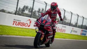 MotoGP, Francesco Bagnaia (1.º): “Quando o Jorge caiu, respirei um pouco” thumbnail