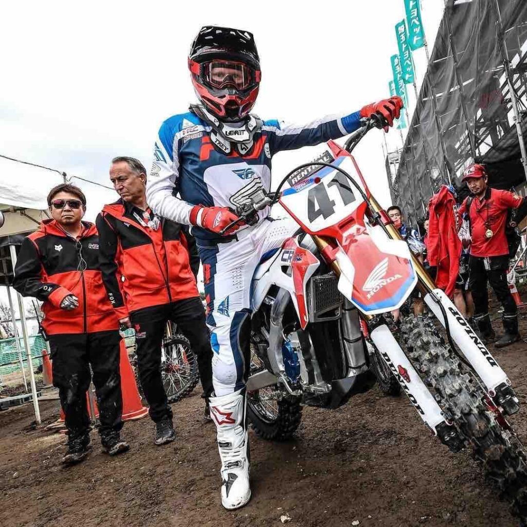 Honda CR elétrica estreia em competições off-road