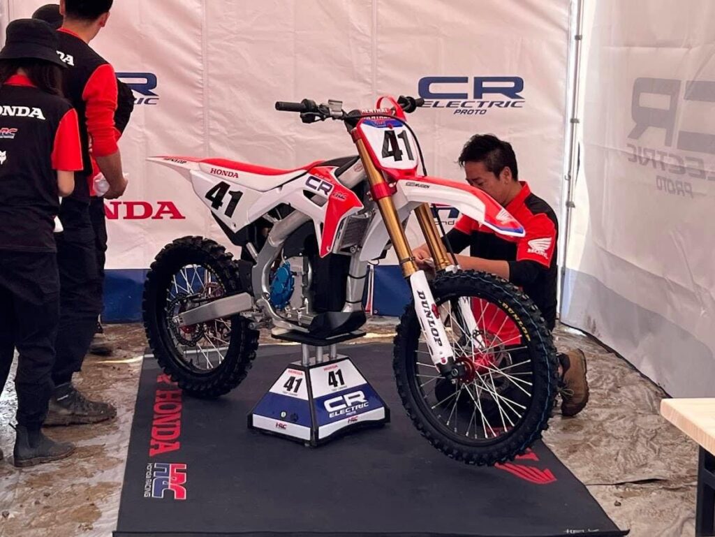 Honda apresenta protótipo de motocross elétrica em Tóquio - MotoX