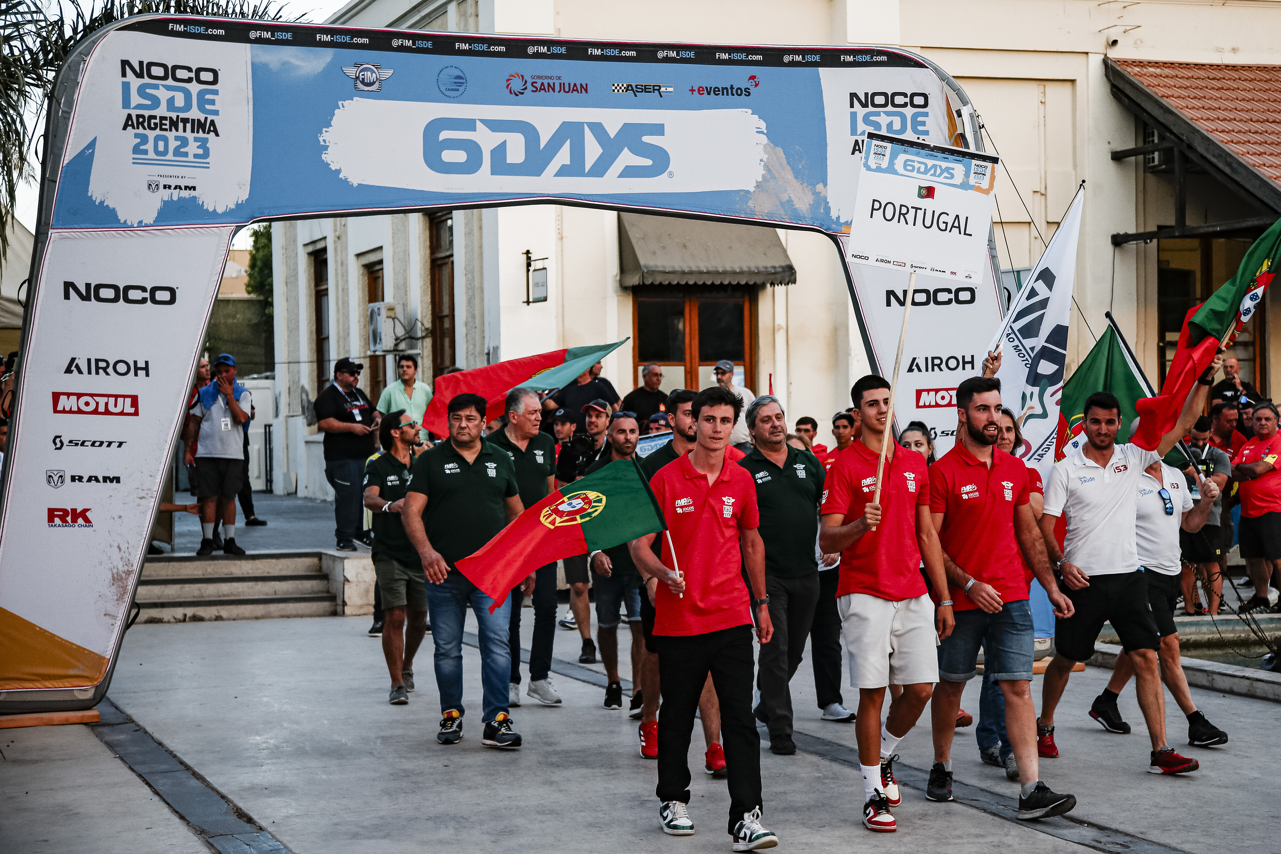 ISDE: Seleção portuguesa participou na cerimónia de abertura thumbnail