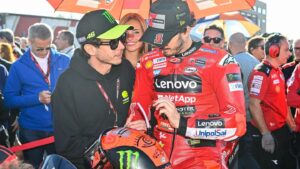 MotoGP, Valentino Rossi: “Grande batalha entre o Pecco e o Martín desde o início da época” thumbnail