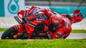 MotoGP, Francesco Bagnaia (8.º): “Primeira sexta que não vou pedir mudanças para sábado” thumbnail