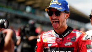 MotoGP, Francesco Bagnaia (2.º): “Tentei abrir distância, mas o Diggia foi incrível” thumbnail