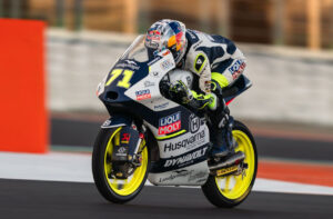 Moto3: Husqvarna fechou temporada com vitória de Sasaki e o título de equipas thumbnail