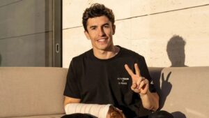 MotoGP, Marc Márquez operado ao braço direito depois do teste de Valência thumbnail