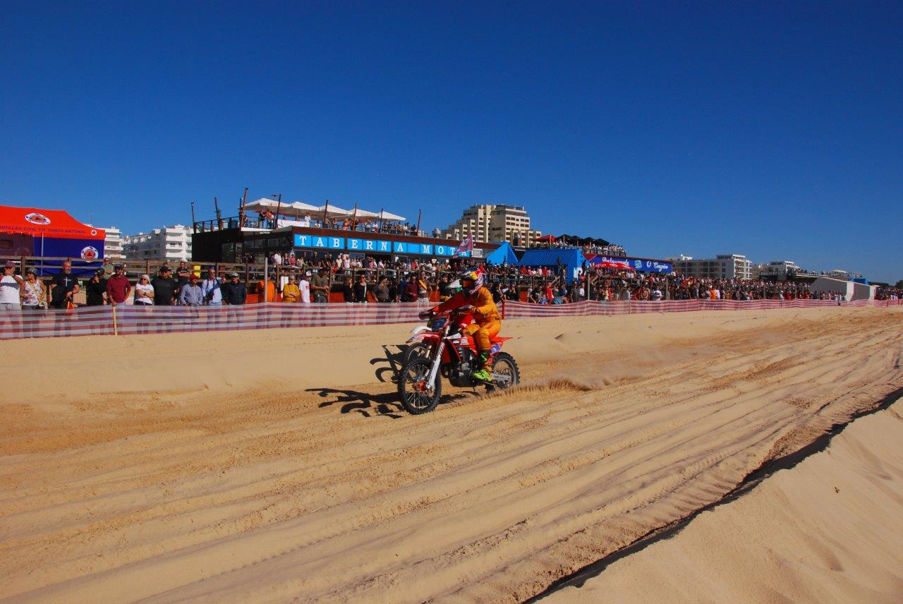 Monte Gordo Sand Experience atrai milhares de visitantes e impulsiona  comércio e hotelaria na época baixa