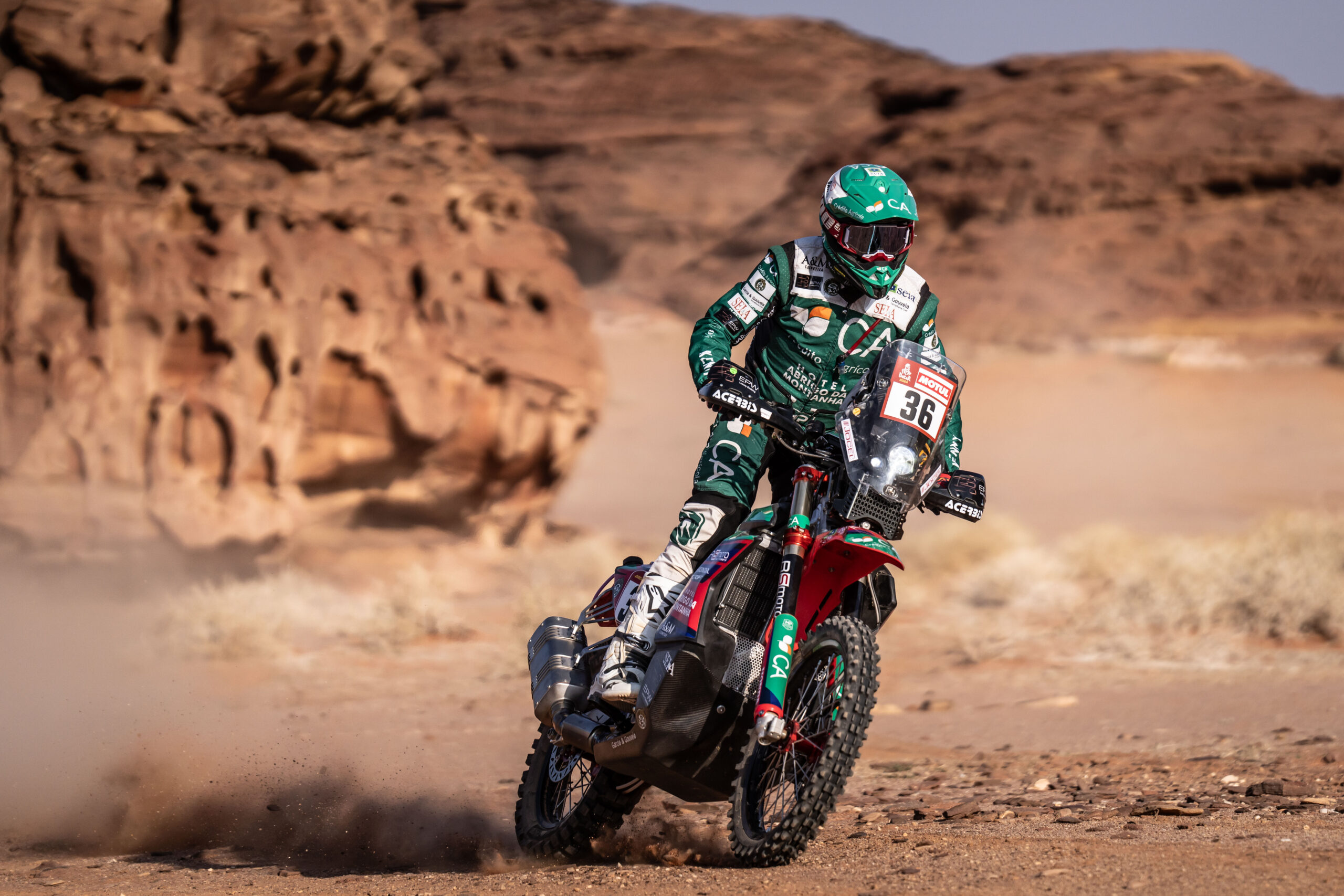 Dakar, Etapa 1, Mário Patrão (43.º): “Estou a adaptar-me à Honda com cautela” thumbnail