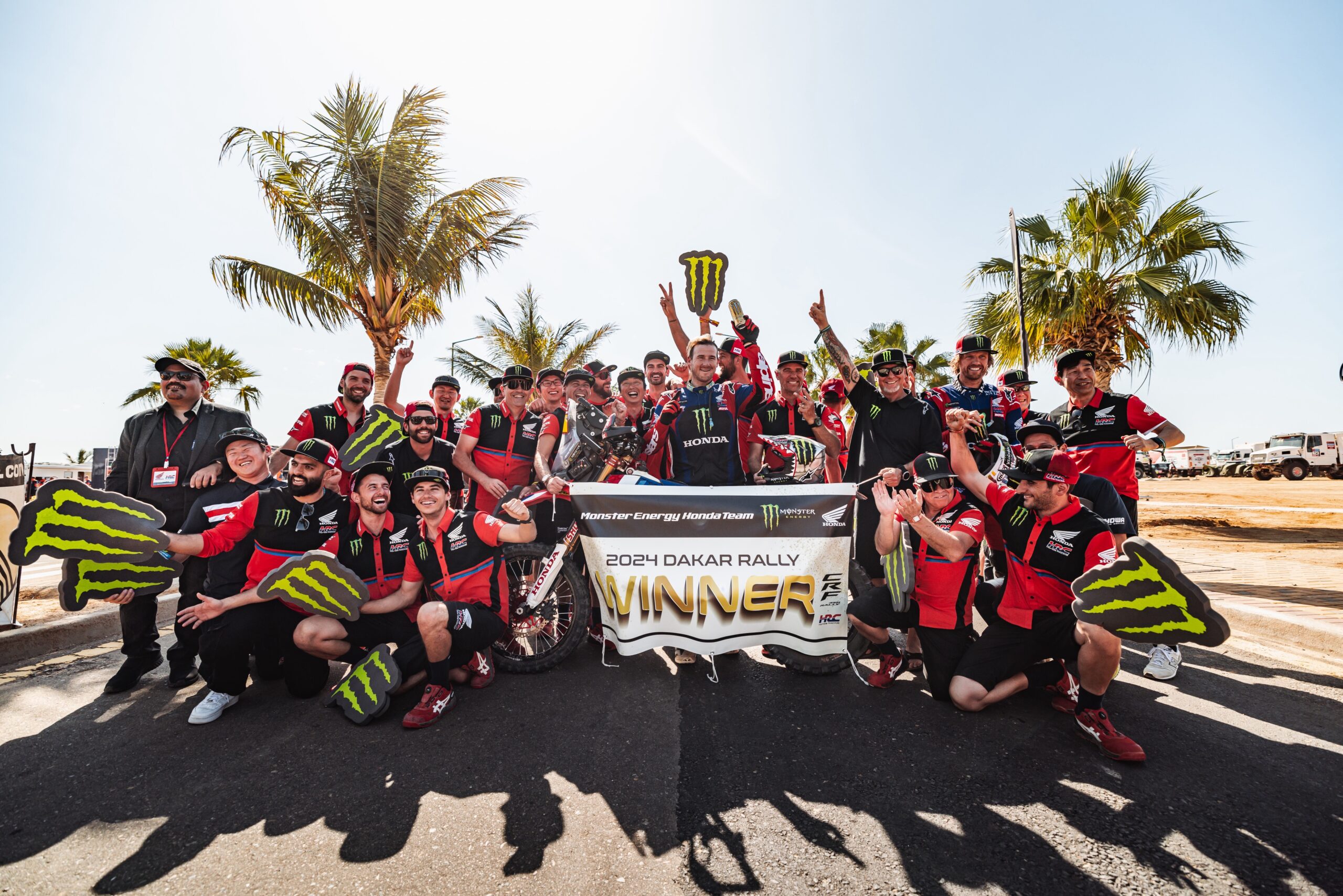 Rally Dakar 2024, Ruben Faria (Honda): “Estamos muito felizes pelo Ricky” thumbnail