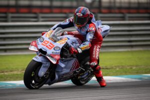 MotoGP, Bagnaia para Márquez: “Ainda conduzes a moto como uma Honda” thumbnail