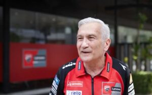 MotoGP, Davide Tardozzi (Ducati): “O Pecco esteve no Olimpo em Jerez!” thumbnail