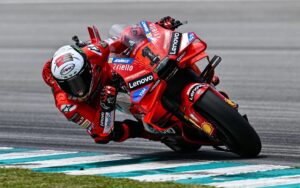 MotoGP, Davide Tardozzi: “Nos três primeiros, estão as Desmosedici de 2024” thumbnail