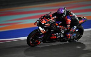 MotoGP, Três pilotos da Aprilia no top-6 no segundo dia no Qatar thumbnail