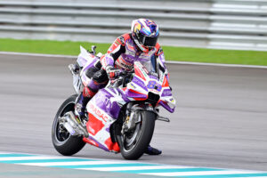 MotoGP, Testes Sepang: Martin domina  1º dia, Márquez cai, Oliveira 15º thumbnail