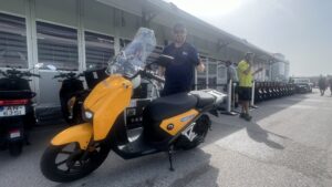 MotoGP, Portugal: Scooters eléctricas são as únicas autorizadas no paddock thumbnail