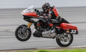 MotoAmérica: Piloto da Harley-Davidson alcança dupla vitória em Daytona thumbnail