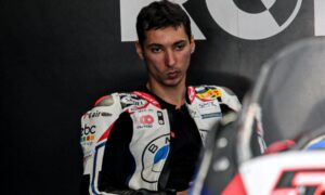 WSBK, Toprak Razgatlioglu (2º.): “A moto ficou destruída! Simplesmente não há aderência” thumbnail