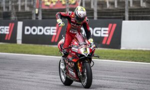 WSBK, Barcelona, Corrida 2: Bautista encerra jejum de vitórias thumbnail