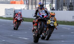 WSBK: Toprak Razgatlioglu quebrou o longo jejum da BMW thumbnail