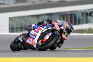 MotoGP, Miguel Oliveira (19.º): “Moto ficou muito desequilibrada com o pneu macio” thumbnail