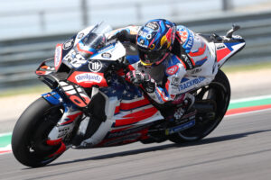 MotoGP, Miguel Oliveira: “Curioso para guiar a moto da Aprilia em Le Mans” thumbnail