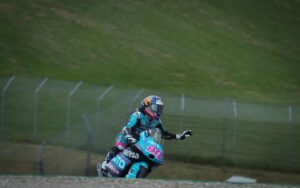 Moto3, Itália, T2: David Alonso volta a destruir a concorrência thumbnail