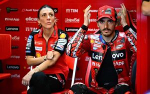 MotoGP, As reações de Bagnaia e Álex Márquez ao incidente que penaliza o italiano thumbnail