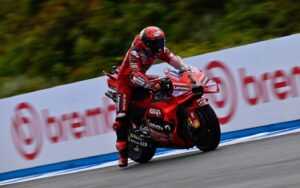 MotoGP, Pecco Bagnaia (4º.): “Assim que colocámos o pneu traseiro macio tudo mudou” thumbnail