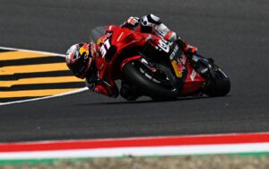 MotoGP, Pedro Acosta (3.º): “Foram quedas estúpidas” thumbnail