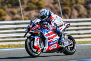 MotoGP, Raúl Fernández (12.º): “Moto de 2024? Foi como dar uma chucha a um bebé” thumbnail