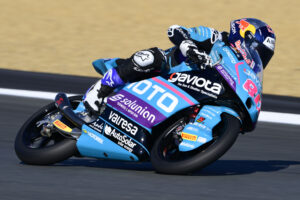 Moto3, Catalunha, TL: David Alonso bate recorde na primeira sessão thumbnail