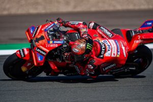 MotoGP, Países Baixos, Corrida: Bagnaia vence e iguala recorde de Doohan thumbnail