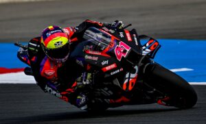 MotoGP: Aprilia informa sobre o estado de Espargaro e Savadori thumbnail