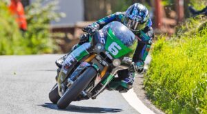 IOMTT, Supertwin TT 2: 29ª vitória de Dunlop no Tourist Trophy thumbnail