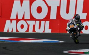 Moto3, Países Baixos, T2: Veijer na frente em casa antes da qualificação thumbnail