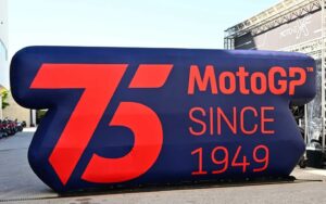 MotoGP, Equipas vão correr com decoração vintage em Silverstone thumbnail