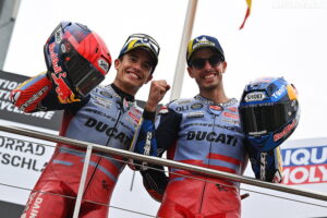 MotoGP: Irmãos Márquez quebram jejum de 27 anos thumbnail