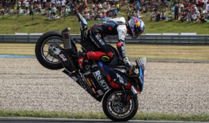 WSBK, Corrida 2, Portimão: Razgatioglu aproveita erro de Bautista para novo hat-trick thumbnail