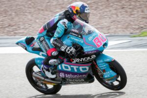 MotoGP: Moto3, David Alonso exímio faz a pole position para o GP de Aragão thumbnail