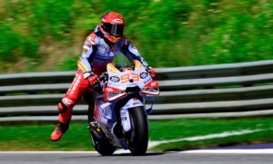 MotoGP, Áustria, Warm-Up: Márquez o mais rápido no aquecimento, Oliveira 14º thumbnail