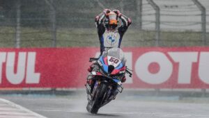 WSBK, Magny-Cours: Vitória de VD Marc (BMW) numa orgia de acidentes à chuva thumbnail