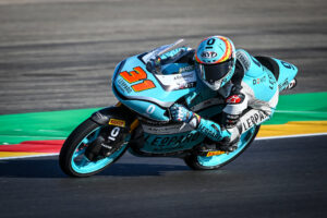 MotoGP: Moto3, Adrian Fernandez bate recorde de volta mais rápida e lidera os treinos thumbnail