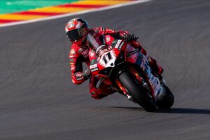 WSBK, Nicolo Bulega faz a pole com quatro pilotos Ducati nas primeiras quatro posições thumbnail