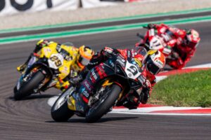 WSBK, Danilo Petrucci faz “Hat-Trick” em Cremona num fim de semana de sonho! thumbnail